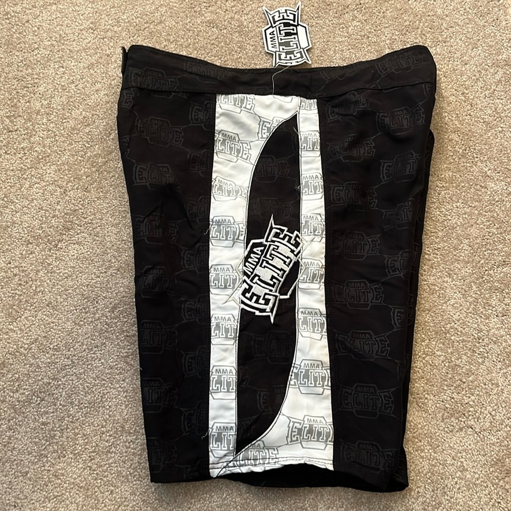 NWT Vintage MMA Elite fight shorts black Lg